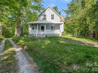 182 Wakti Ridge Rd, Saluda, NC 28773