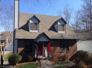 709 Woodbury Knolls Dr, Winston Salem, NC 27104