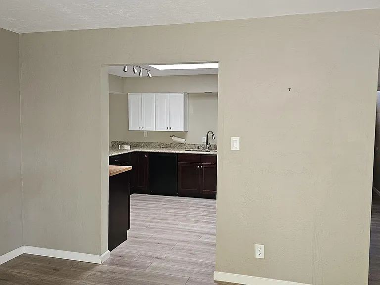 4208 E Montecito Ave — Photo 5