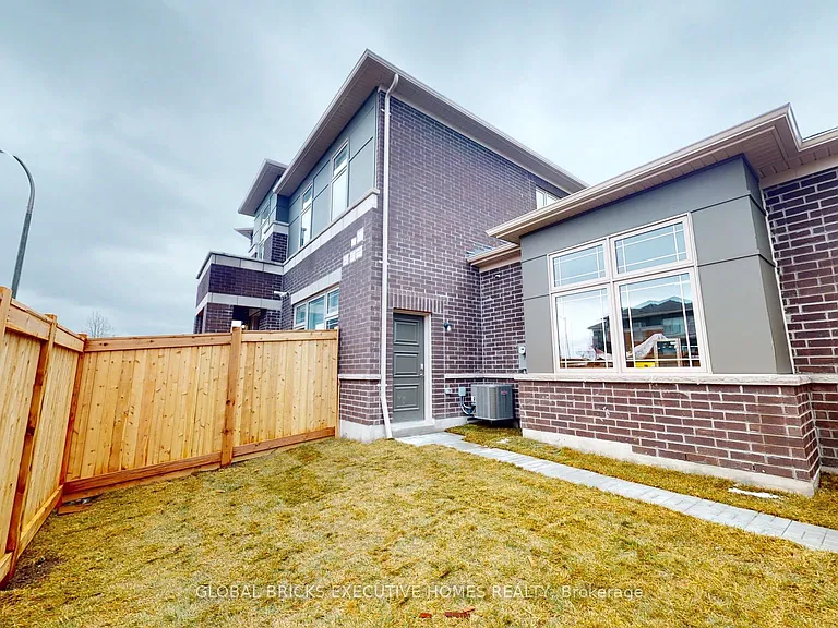 1124 Baltic Ln — Photo 3