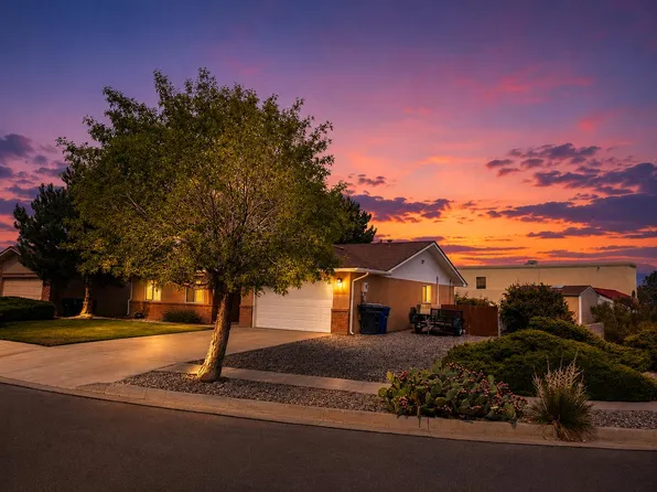 7404 Carson Trl NW, Albuquerque, NM 87120