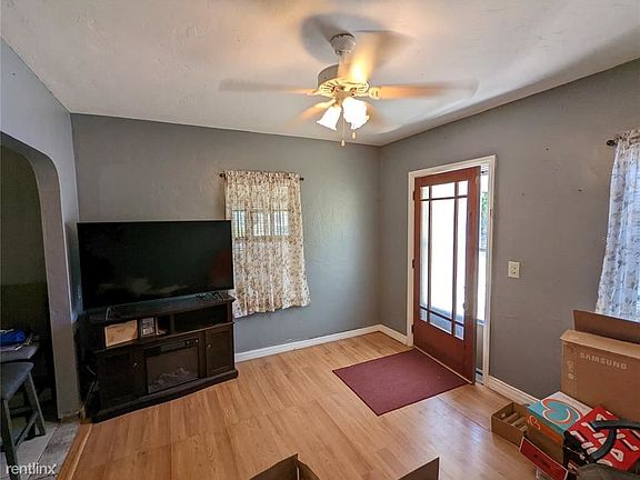 4th image of 5113R 16th Ave S