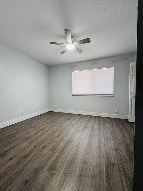 3 bed, 2.5 bath, 1296 sqft, $2,700 — Photo 4