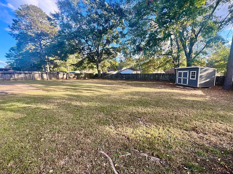 107 Hampton Ave — Photo 14