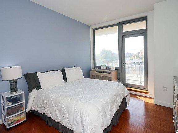 3rd image of 549 Borden Ave APT 2C