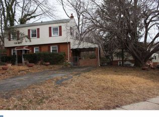 901 Glenroy Rd, Philadelphia, PA 19128