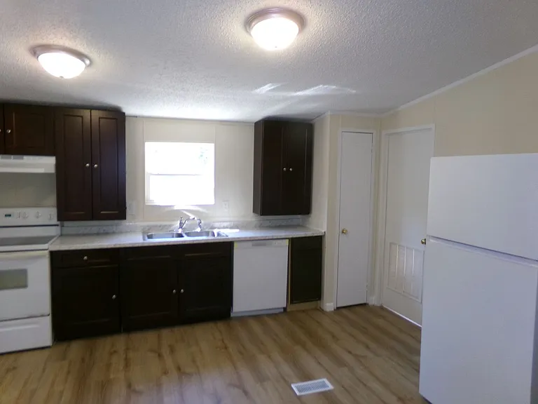 1015 Grassland Ct — Photo 9