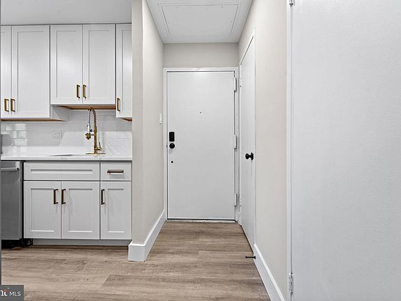 2nd image of 523 Florida Ave APT 204
