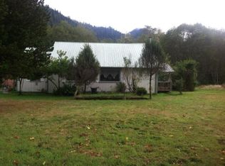 862 S Shore Rd, Quinault, WA 98575