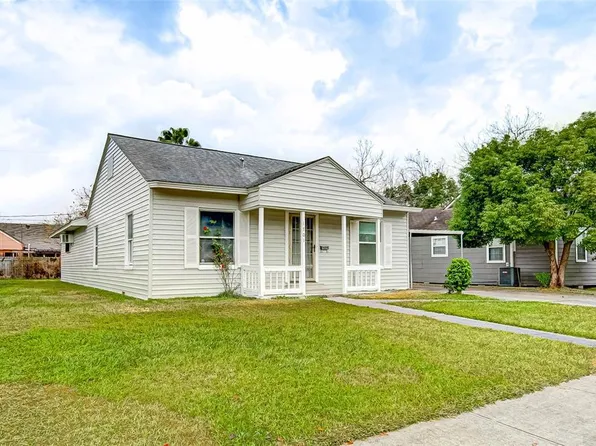 1701 Florida St, Baytown, TX 77520