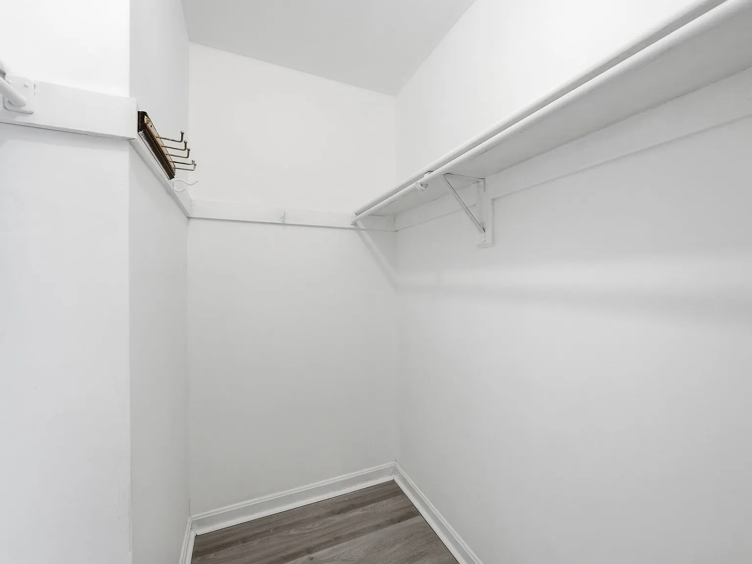 3 bed, 1302 sqft, $2,500 — Photo 3