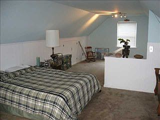 3rd image of 3575 Medina Ave