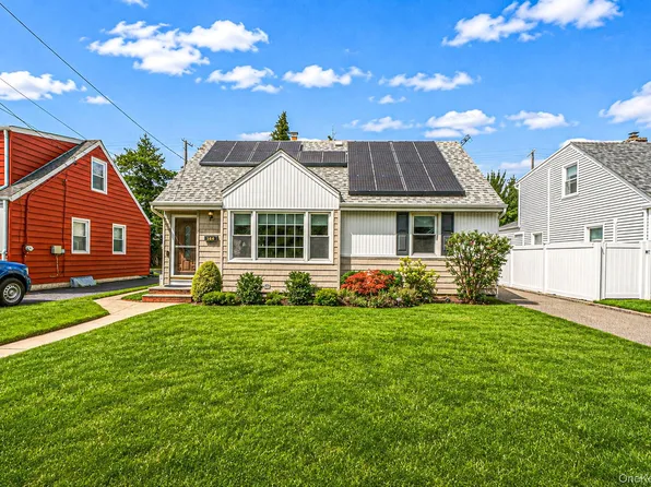 190 Albertson Place, Mineola, NY 11501