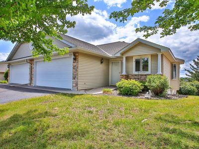 1122 Highpoint Ct, New Richmond, WI, 54017