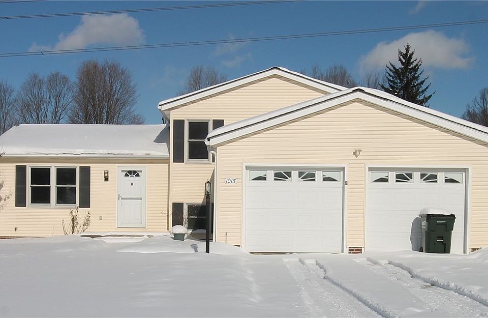 1st image of 1015 Deepwood Dr
