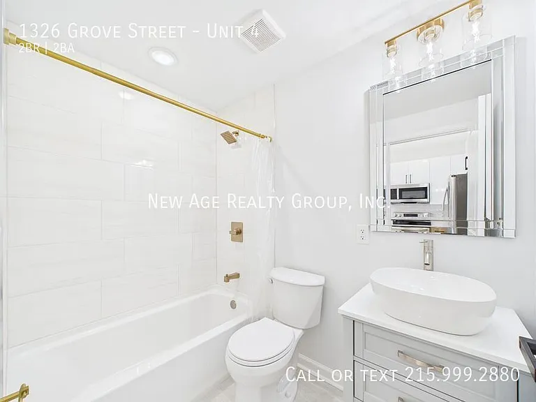 1326 Grove St #4 — Photo 14
