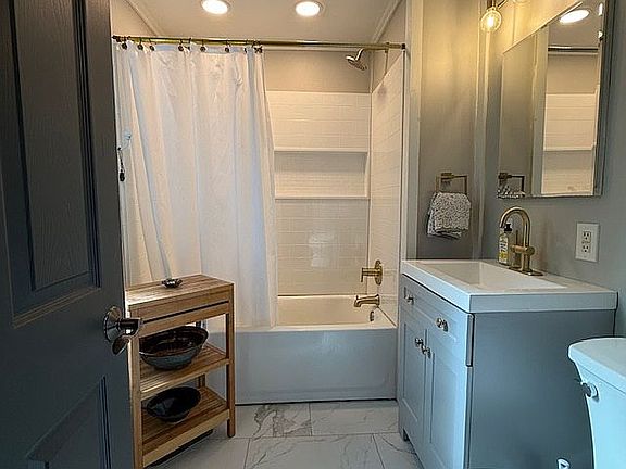 Unit 2: Updated bathroom