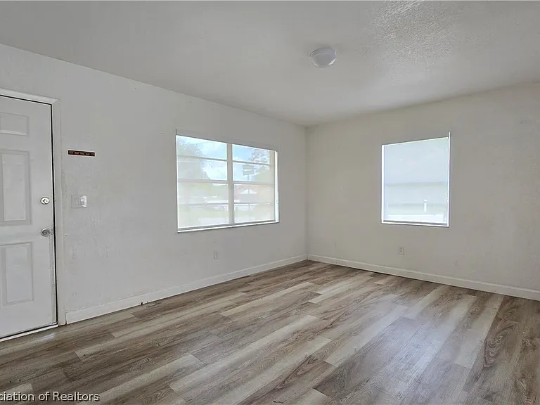 4331 Hudson Blvd — Photo 6