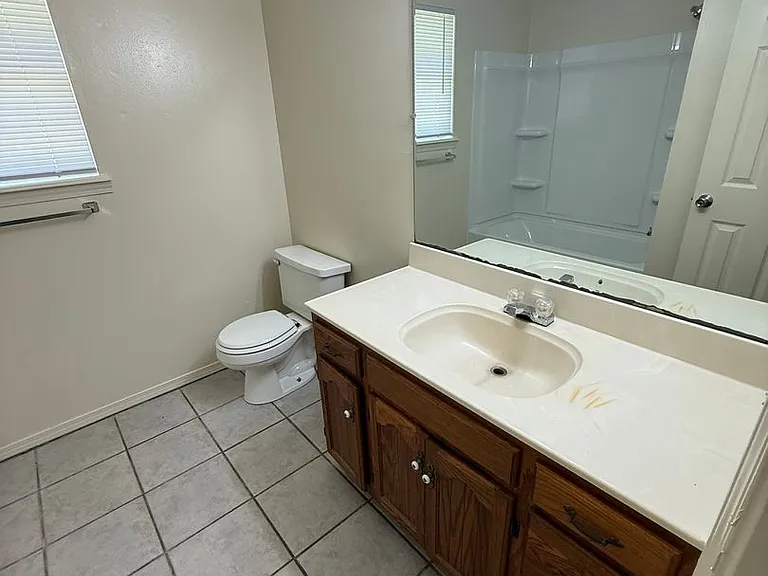 222 & 224 Cane Hill — Photo 8