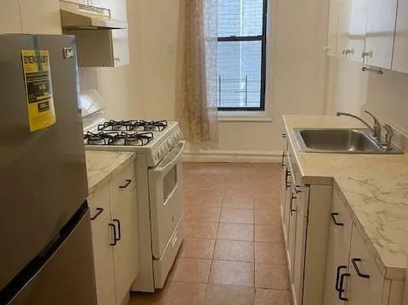 601 Brightwater Ct APT 3H, Brooklyn, NY 11235