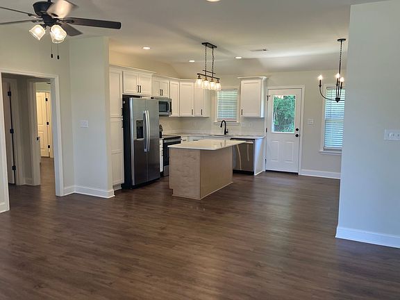 2nd image of 3316 Craigmont Cir
