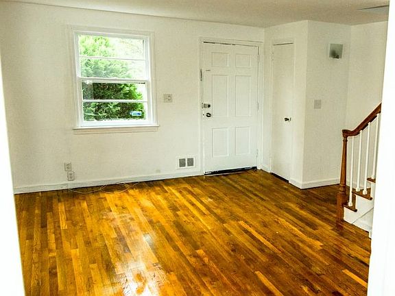 3rd image of 5 Babcock Pl #Duplex
