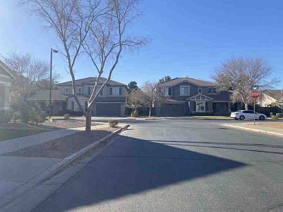 Exterior Neighborhood (street photo)