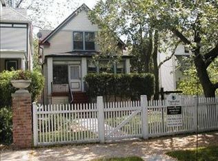 1809 W Morse Ave, Chicago, IL 60626