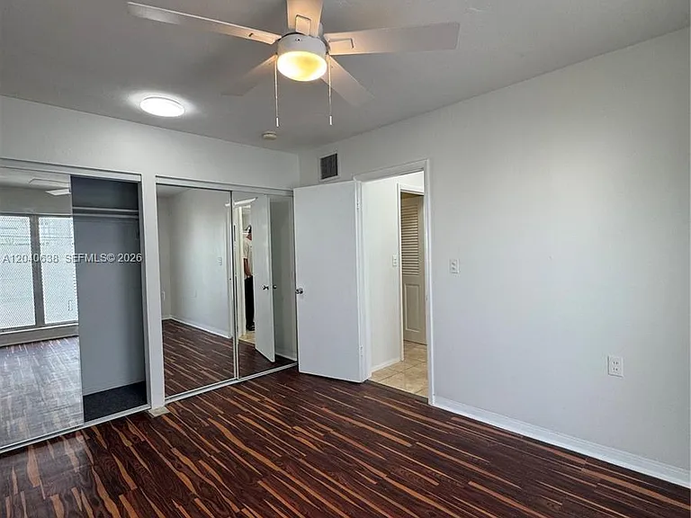 1600 NE 114th St #204 — Photo 3
