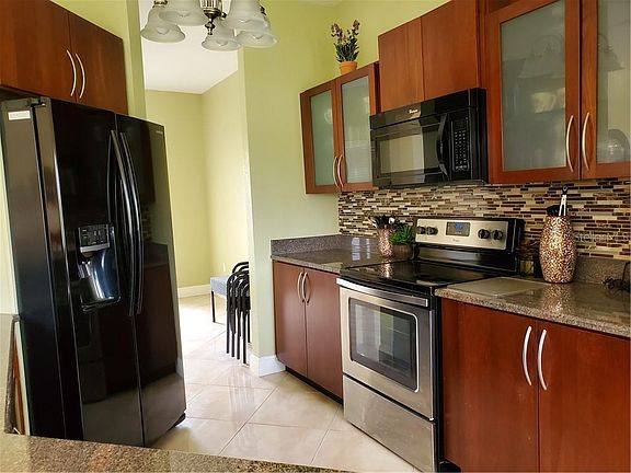5th image of 3543 Forest Park Dr