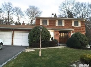 15 Rondell Ln, Centereach, NY 11720