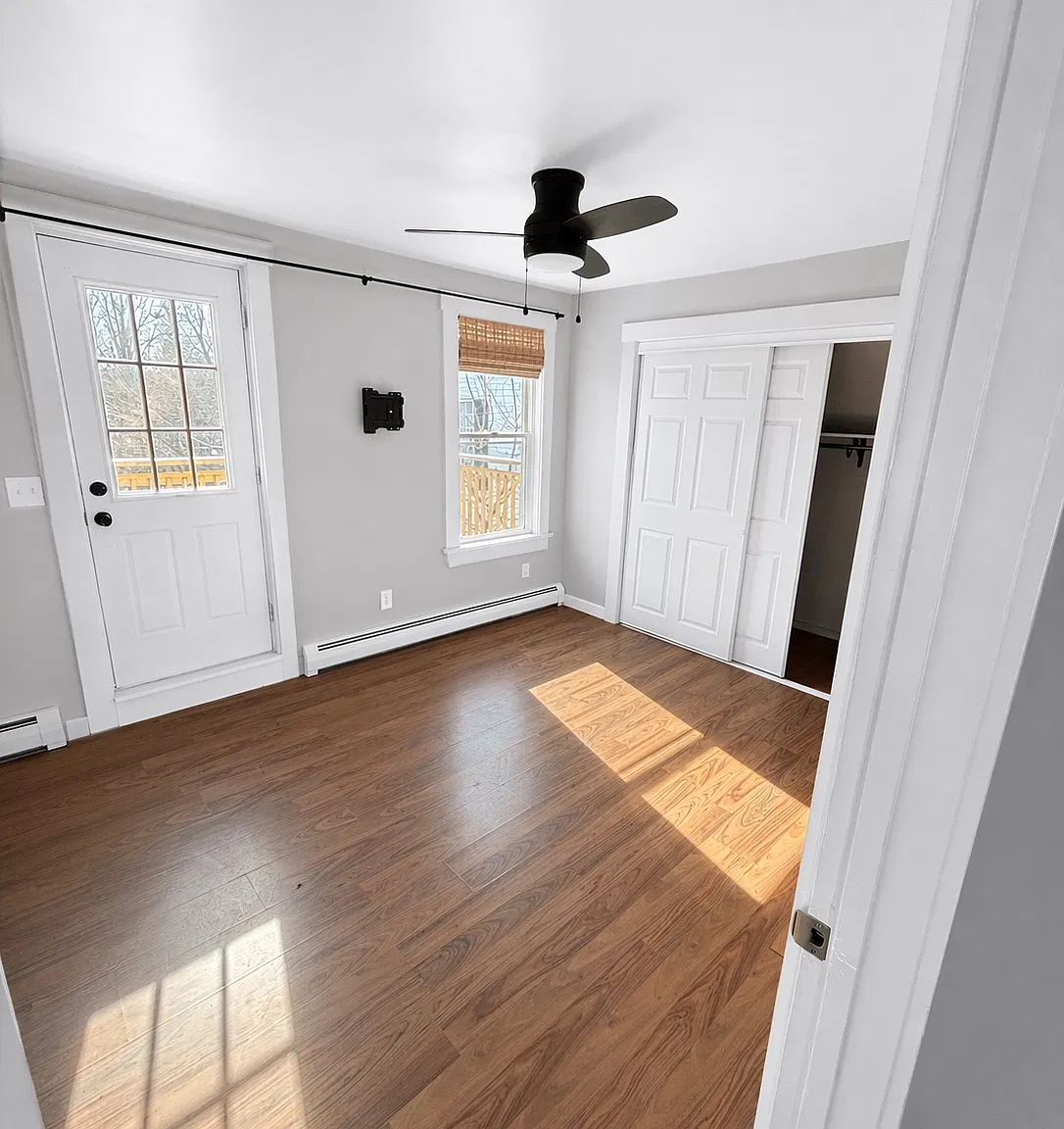 2 bed, 1000 sqft, $1,575 — Photo 4