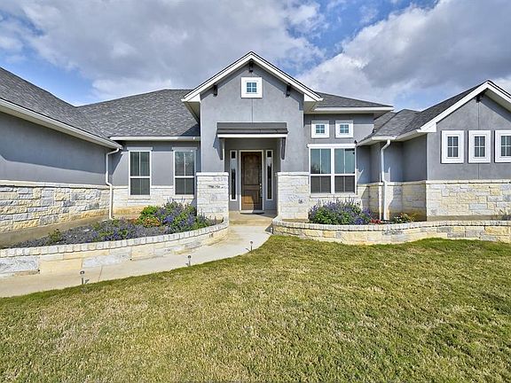 2nd image of 748 Oak Bluff Trl