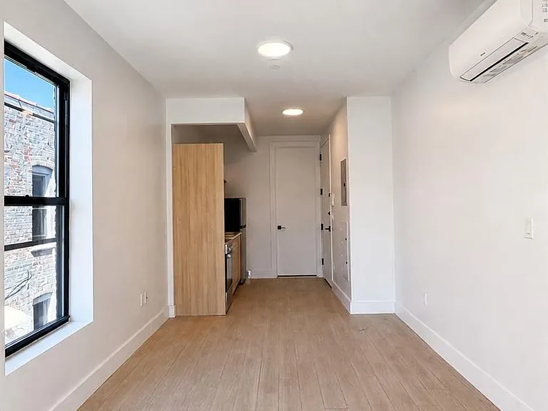 229 Ditmars St — Photo 4