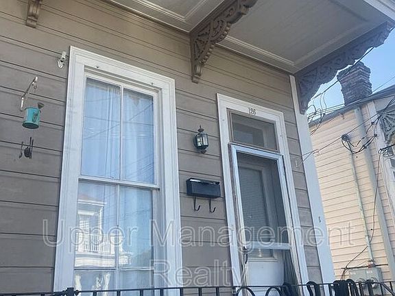 2nd image of 124-126 S Genois St