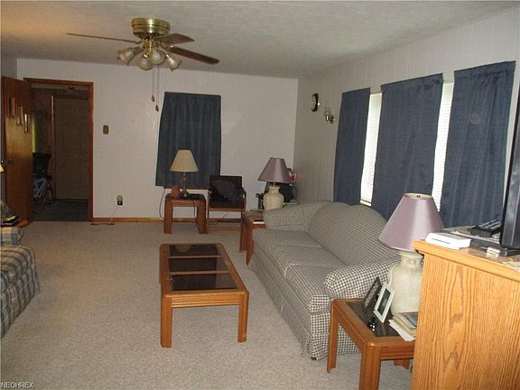 3rd image of 2401 Beverly St