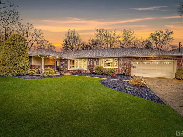 25 Orchard Ave, Metuchen, NJ 08840