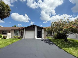 15729 Bottlebrush Cir, Delray Beach, FL 33484