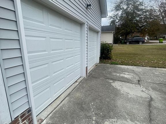 2nd image of 205 N Trace Ln
