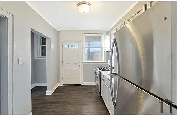 Building Photo - 7922 S Honore St #1