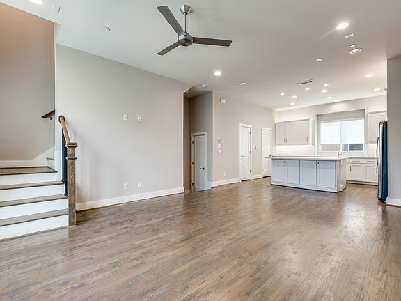 4th image of 4914 Live Oak St #9