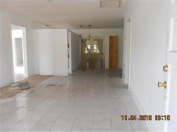 2nd image of 710 NE 31st St