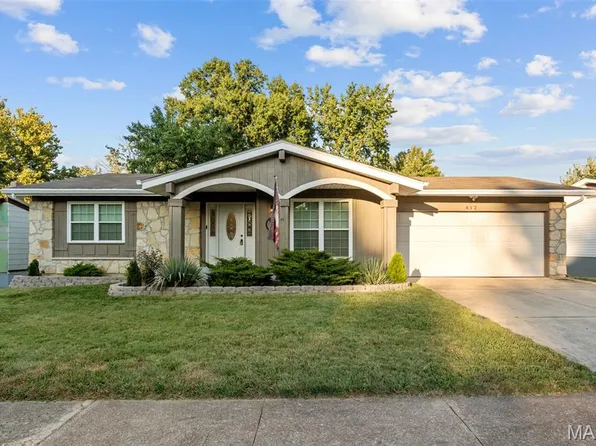 412 Woodrun Dr, Ballwin, MO 63021