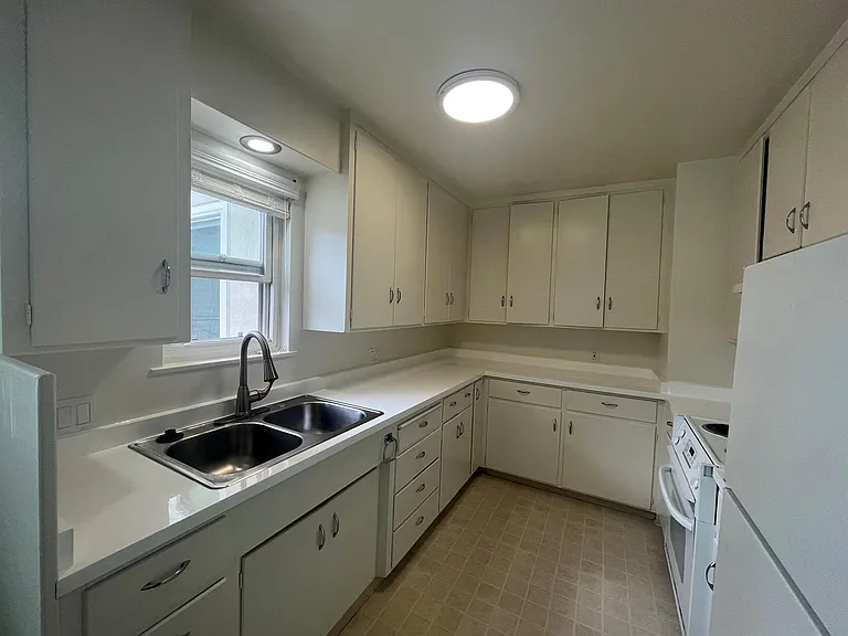 1321 Garden St #B — Photo 5