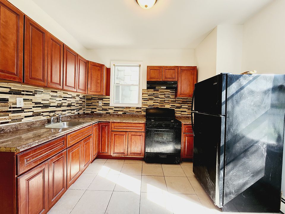 1st image of 117 Wilkinson Ave APT 3