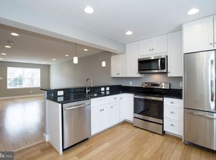 122 N Bedford St, Arlington, VA 22201
