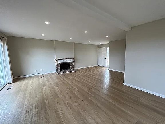 4th image of 1312 Louise St