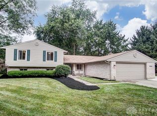 8909 Deep Forest Ln, Dayton, OH 45458