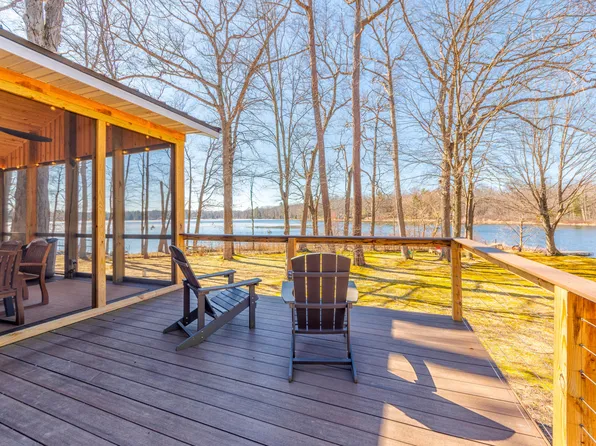 1042 Amelia St, Pullman, MI 49450