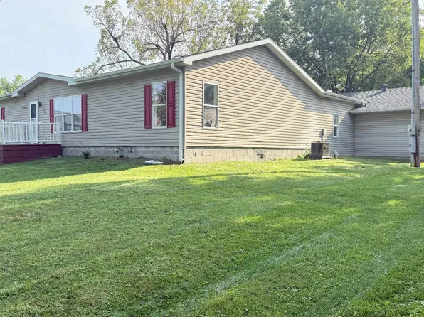615 S 12th St, Bethany, MO 64424